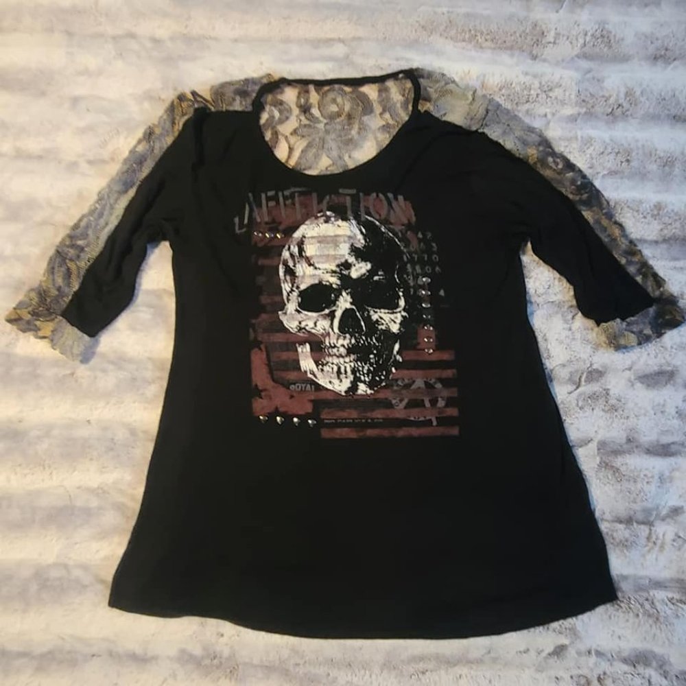 Affliction Tee Size Med